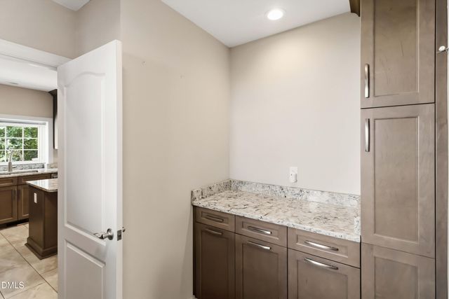 104 Strathburgh Lane, Cary, NC 27518