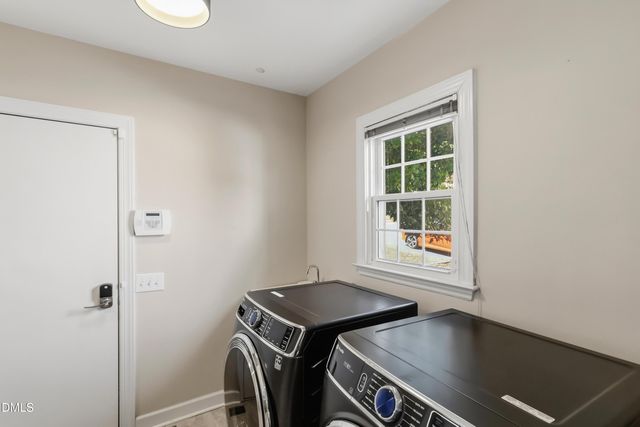 104 Strathburgh Lane, Cary, NC 27518