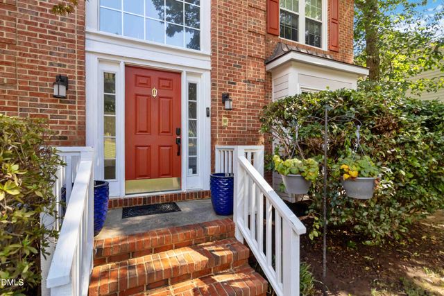 104 Strathburgh Lane, Cary, NC 27518