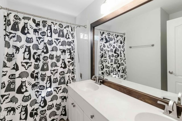 104 Strathburgh Lane, Cary, NC 27518