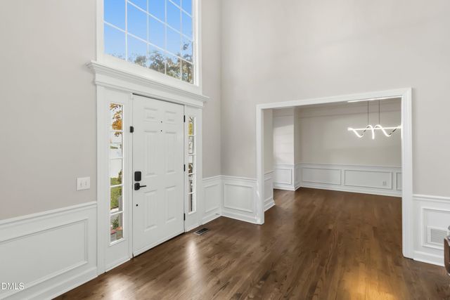104 Strathburgh Lane, Cary, NC 27518