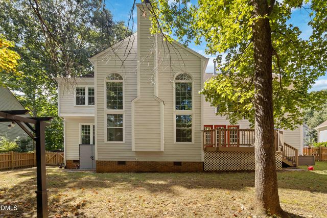 104 Strathburgh Lane, Cary, NC 27518