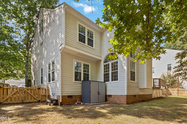 104 Strathburgh Lane, Cary, NC 27518