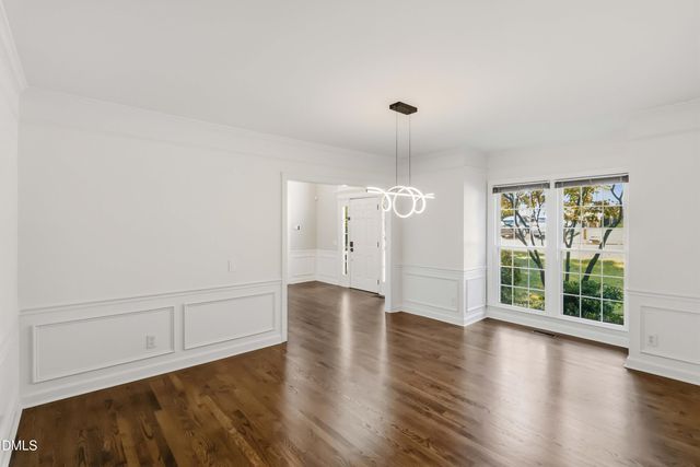 104 Strathburgh Lane, Cary, NC 27518