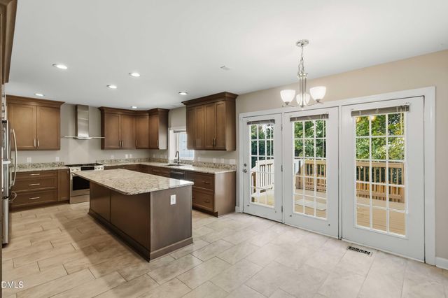104 Strathburgh Lane, Cary, NC 27518