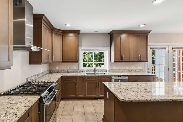 104 Strathburgh Lane, Cary, NC 27518