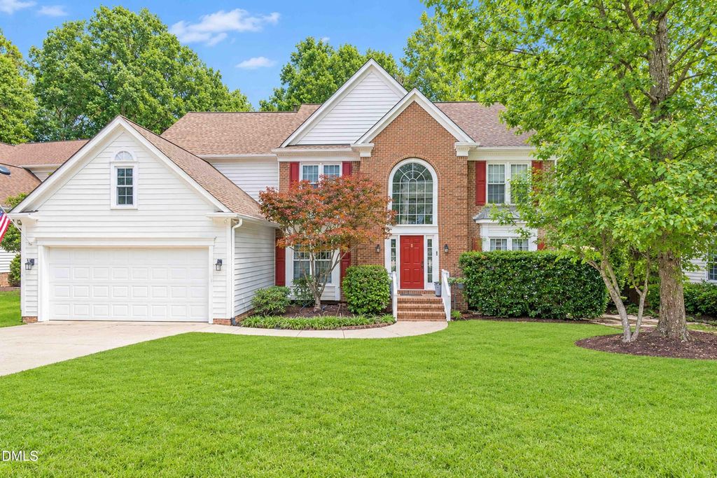 104 Strathburgh Lane, Cary, NC 27518