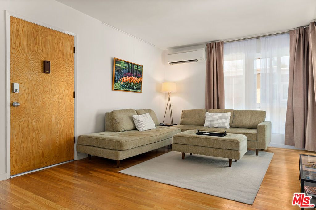 4353 Colfax Avenue 24, Studio City, CA 91604 — photo 3