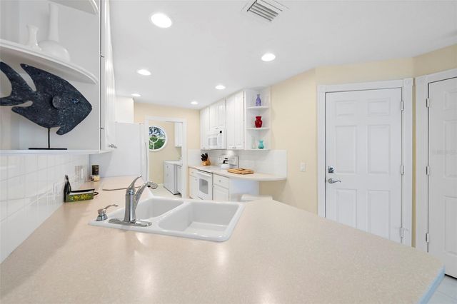 7520 ANDORA DRIVE, Sarasota, FL 34238