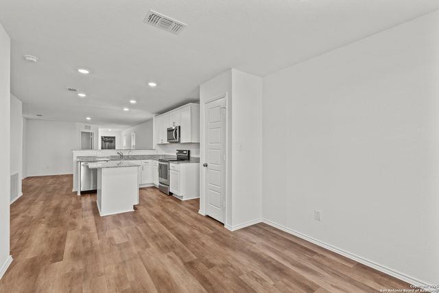 4033 Lily Glade Lane, Seguin, TX 78155