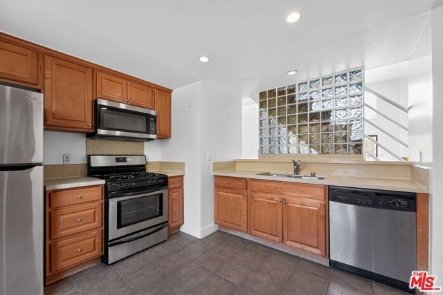 3712 Evans Street 7, Los Angeles, CA 90027