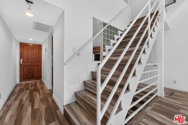 3712 Evans Street 7, Los Angeles, CA 90027