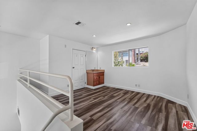 3712 Evans Street 7, Los Angeles, CA 90027