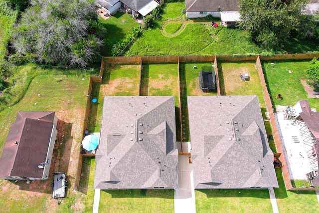 110 unit B Will Street B, Willis, TX 77378