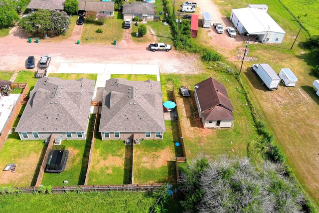 110 unit B Will Street B, Willis, TX 77378