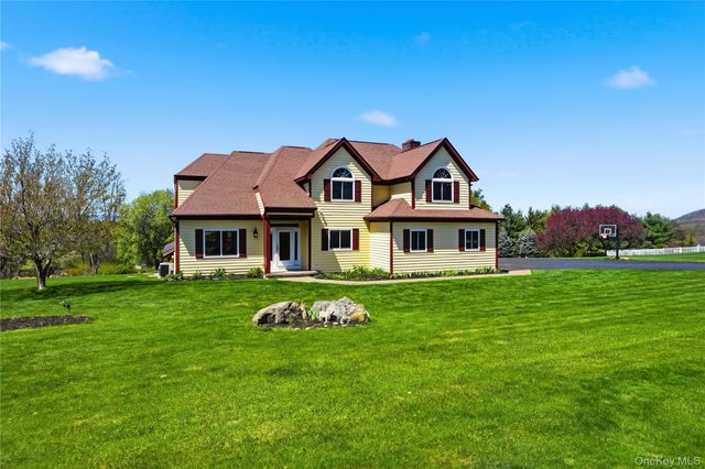 15 Almond Tree Lane, Warwick, NY 10990