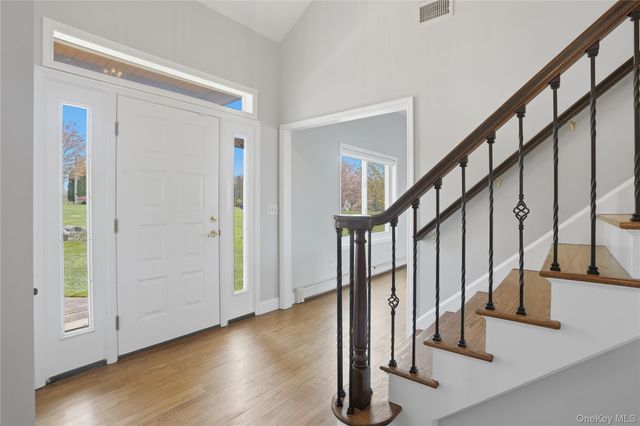 15 Almond Tree Lane, Warwick, NY 10990