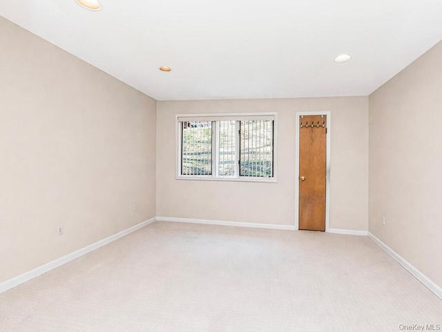 8 Davids Lane, Ossining, NY 10562