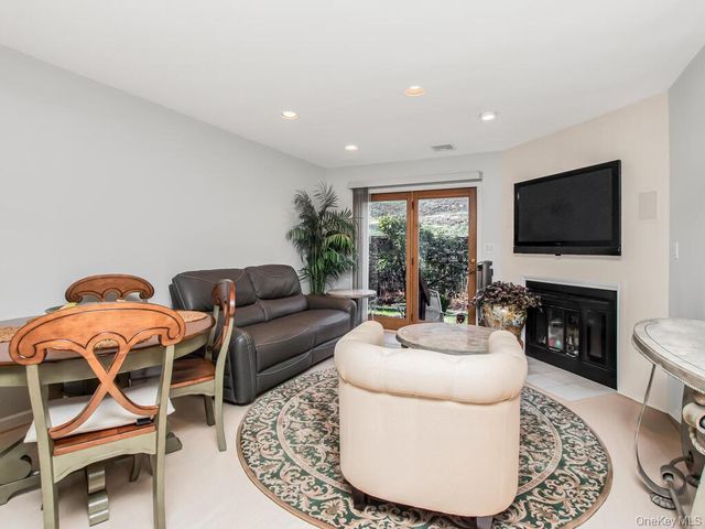 8 Davids Lane, Ossining, NY 10562