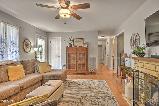 29521 Lee Highway, Glade Spring, VA 24340