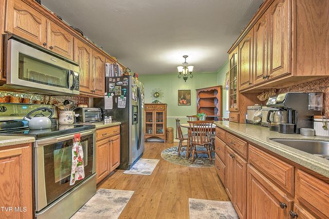 29521 Lee Highway, Glade Spring, VA 24340