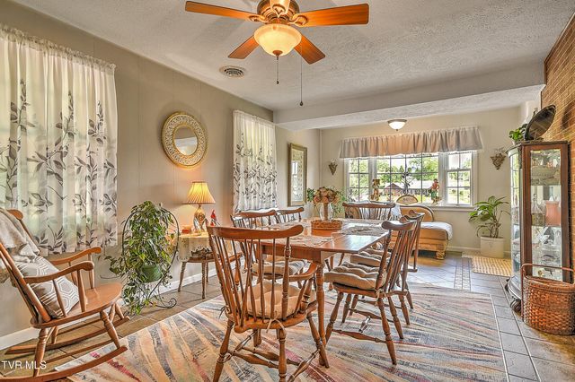 29521 Lee Highway, Glade Spring, VA 24340