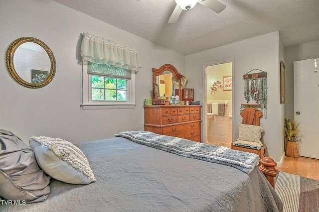 29521 Lee Highway, Glade Spring, VA 24340