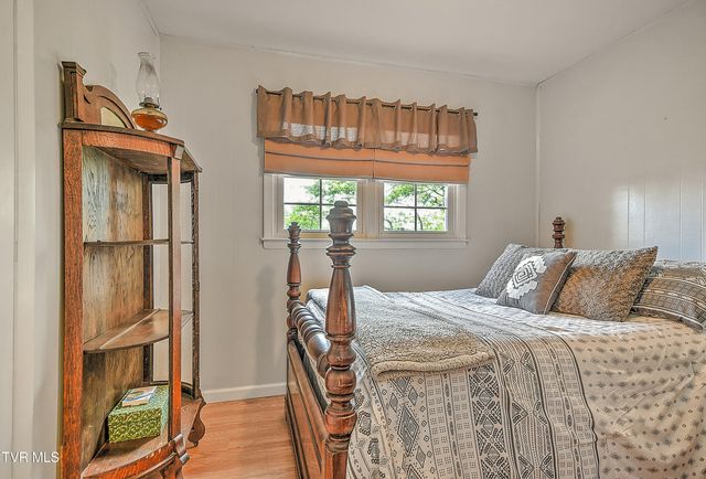 29521 Lee Highway, Glade Spring, VA 24340