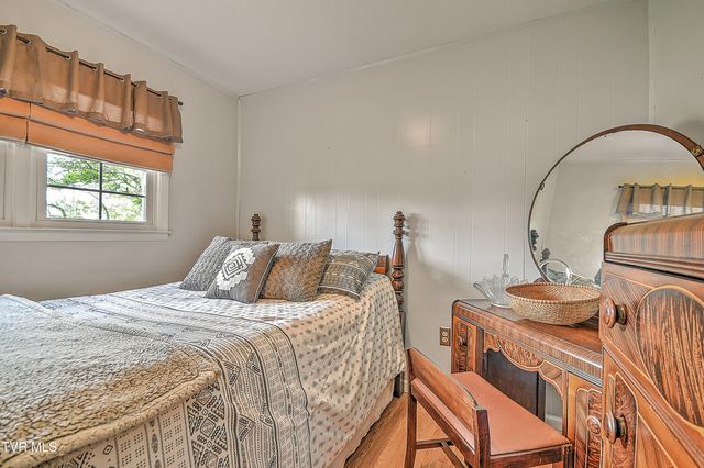 29521 Lee Highway, Glade Spring, VA 24340