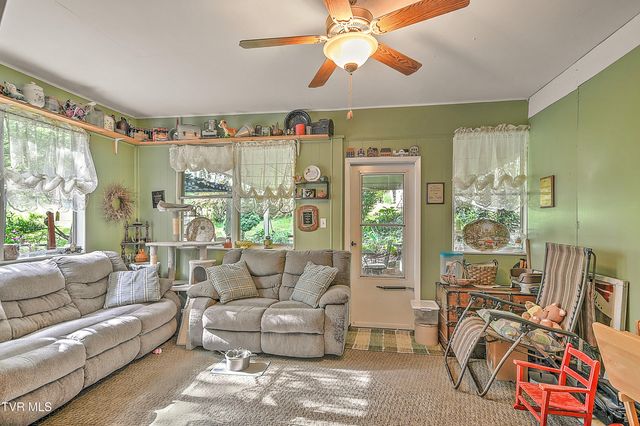 29521 Lee Highway, Glade Spring, VA 24340