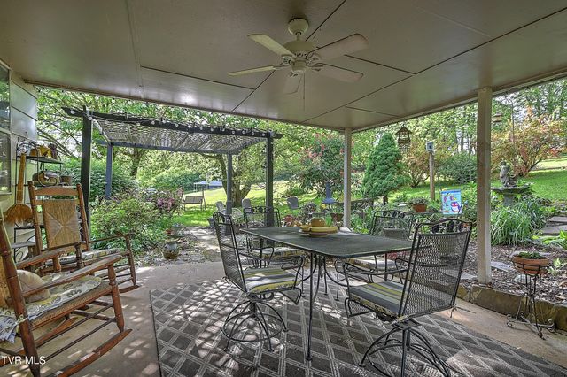 29521 Lee Highway, Glade Spring, VA 24340