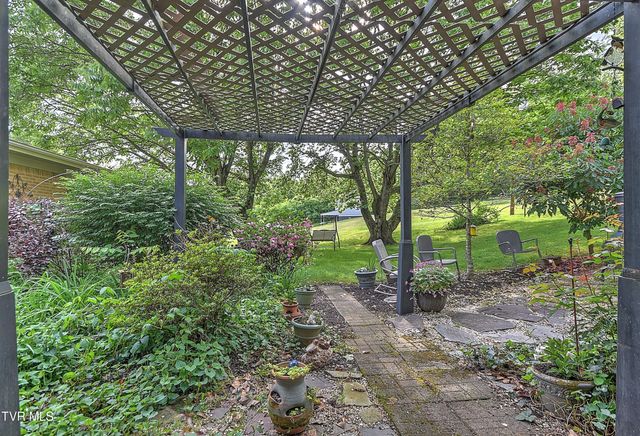 29521 Lee Highway, Glade Spring, VA 24340