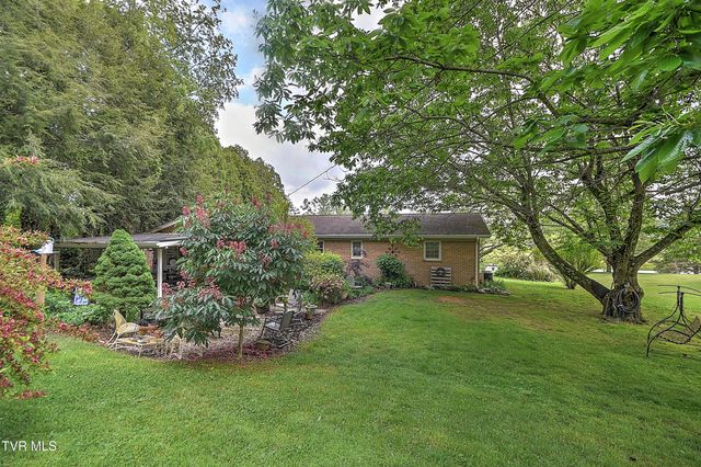 29521 Lee Highway, Glade Spring, VA 24340
