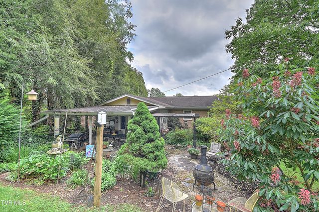 29521 Lee Highway, Glade Spring, VA 24340