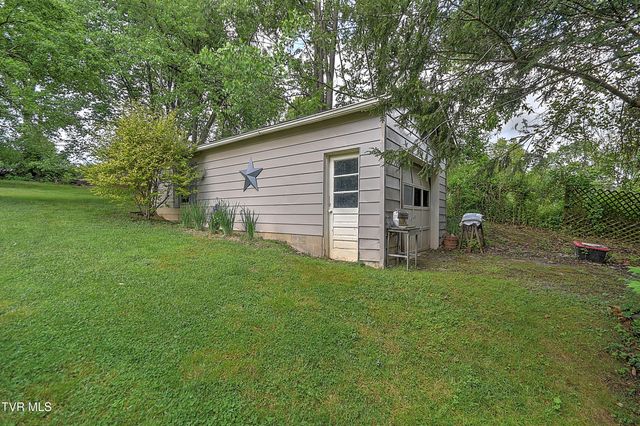 29521 Lee Highway, Glade Spring, VA 24340