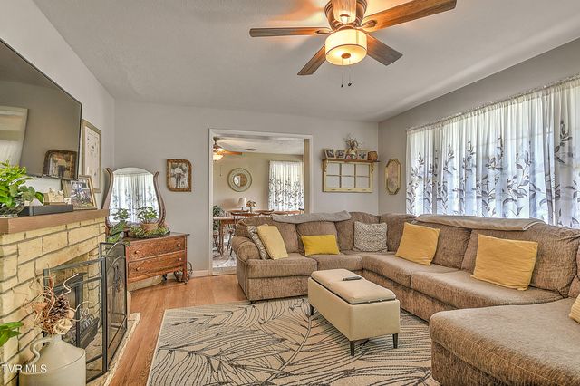 29521 Lee Highway, Glade Spring, VA 24340