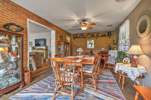 29521 Lee Highway, Glade Spring, VA 24340