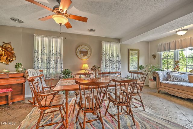 29521 Lee Highway, Glade Spring, VA 24340