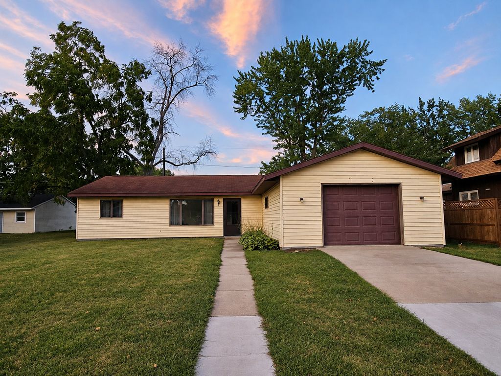360 Elm Street S, Prescott, WI 54021 — photo 2
