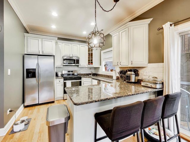 6545 N Sacramento Avenue 1S, Chicago, IL 60645