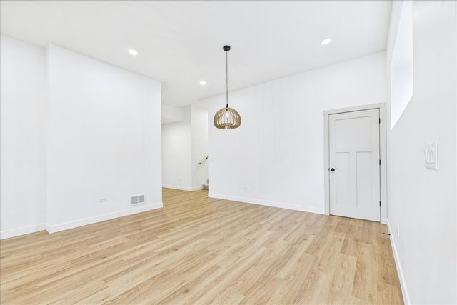 298 Apache Trail, Lake In The Hills, IL 60156