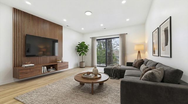 298 Apache Trail, Lake In The Hills, IL 60156