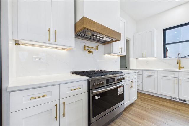 298 Apache Trail, Lake In The Hills, IL 60156