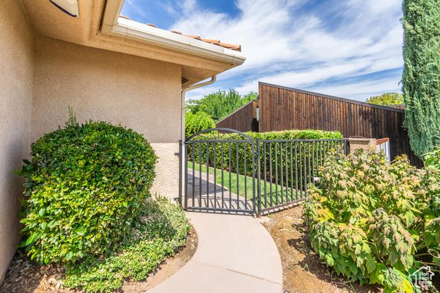 2952 S JACOB HAMBLIN DR, St. George, UT 84790