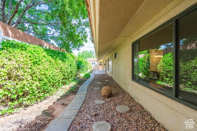 2952 S JACOB HAMBLIN DR, St. George, UT 84790