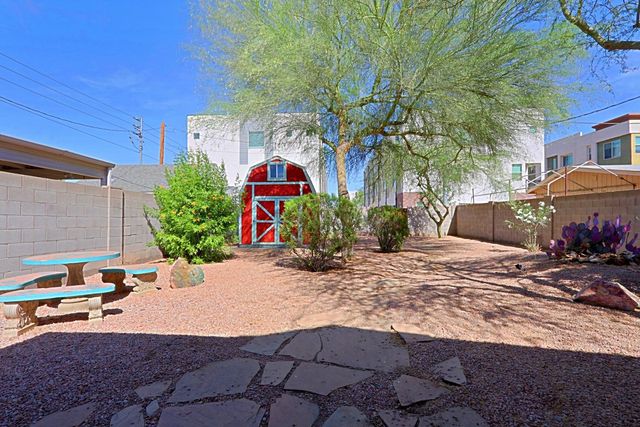 841 N 9th Avenue, Phoenix, AZ 85007