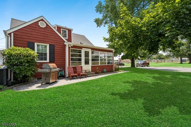 319 Edgeworth St, Middlesex Boro, NJ 08846