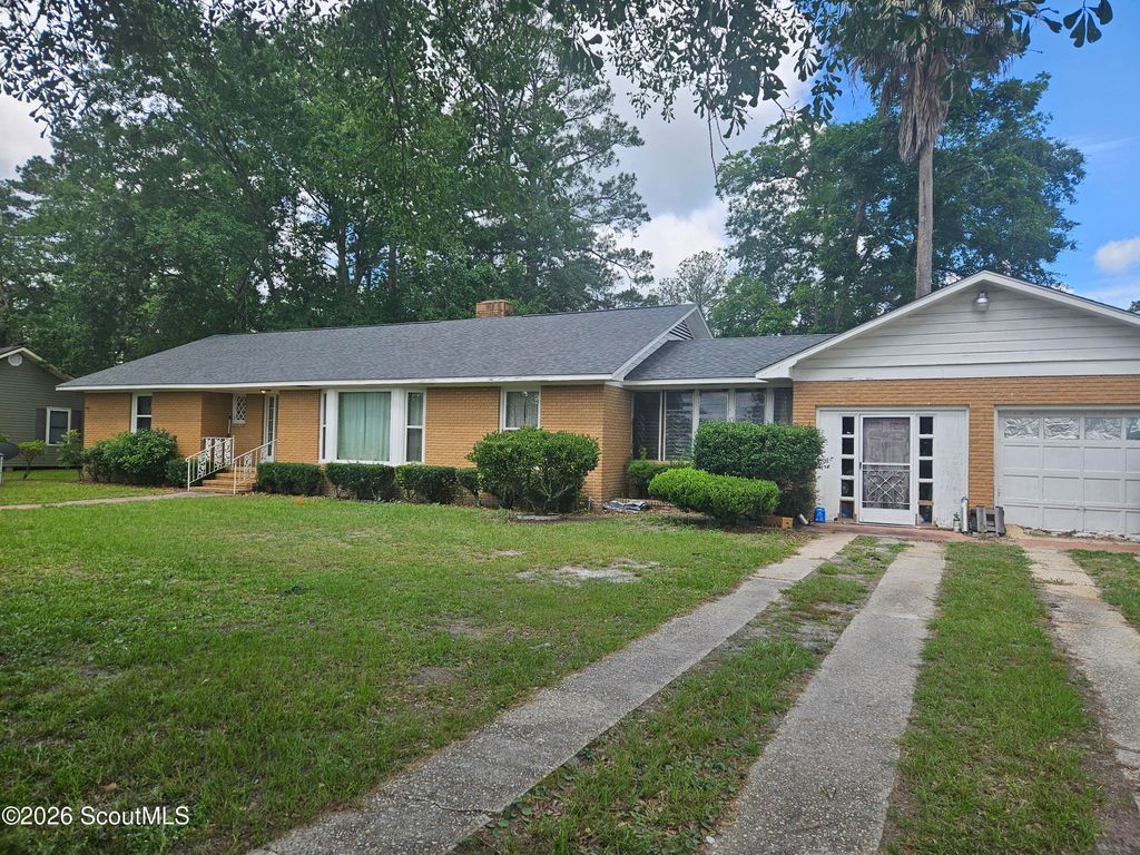 821 N Augusta Avenue N, Waycross, GA 31503