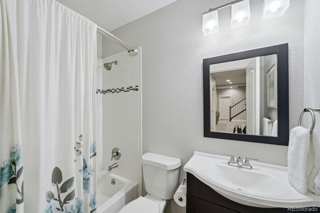 8026 E 35th Avenue, Denver, CO 80238