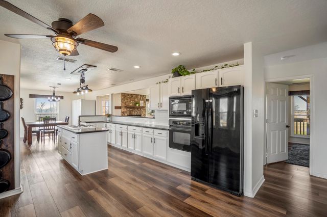 10009 County Road 168, Alvin, TX 77511